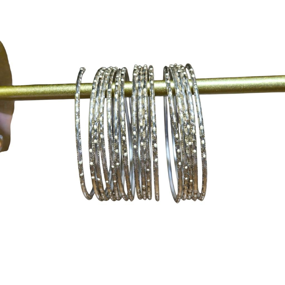 Bangle Bracelet Set of 16 Women's Unbranded Light Goldtone Diamond Cut Size 8.5